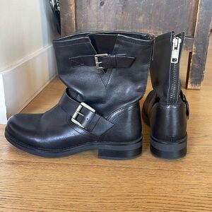 Steve Madden Boot - Size 9
